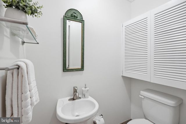 2129 NEWPORT PL NW, Washington, DC 20037