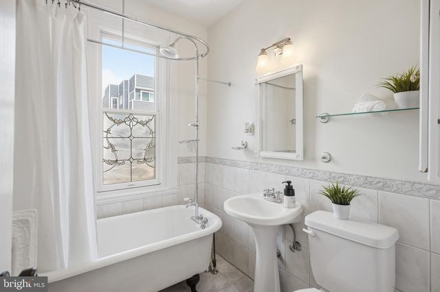 2129 NEWPORT PL NW, Washington, DC 20037
