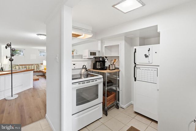 2129 NEWPORT PL NW, Washington, DC 20037