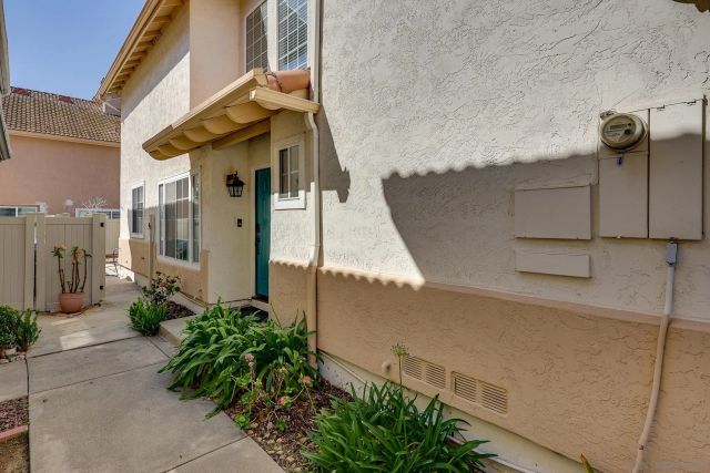 1772 Promenade Cir, Vista, CA 92083