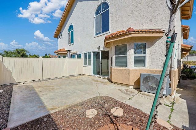 1772 Promenade Cir, Vista, CA 92083