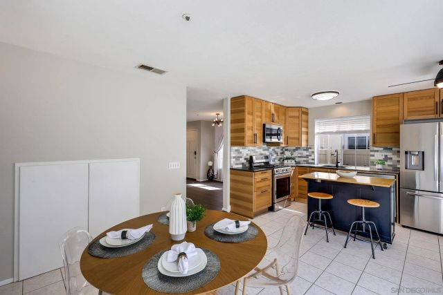 1772 Promenade Cir, Vista, CA 92083