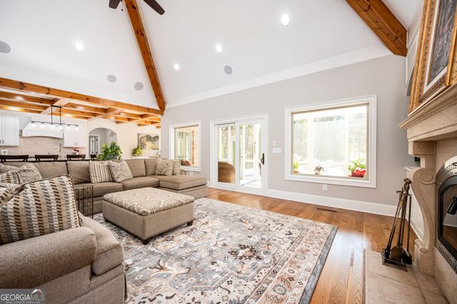 902 Lenora Drive NW, Kennesaw, GA 30152