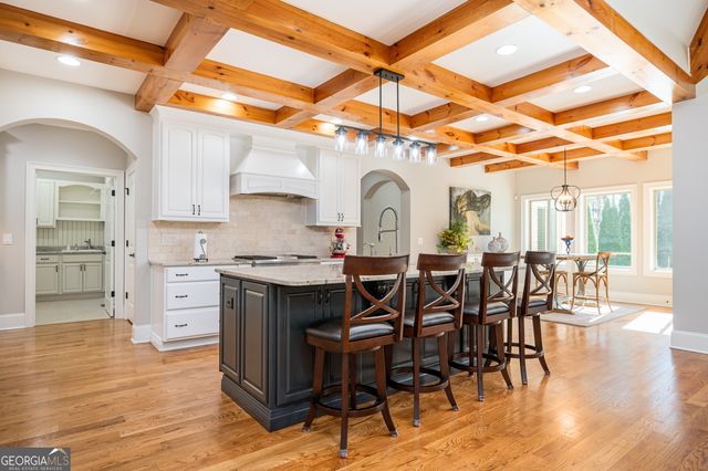 902 Lenora Drive NW, Kennesaw, GA 30152