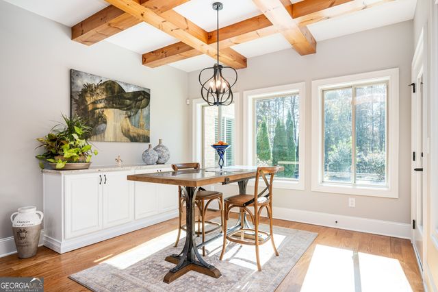 902 Lenora Drive NW, Kennesaw, GA 30152