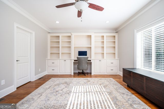 902 Lenora Drive NW, Kennesaw, GA 30152