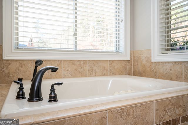 902 Lenora Drive NW, Kennesaw, GA 30152