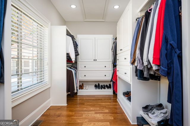 902 Lenora Drive NW, Kennesaw, GA 30152