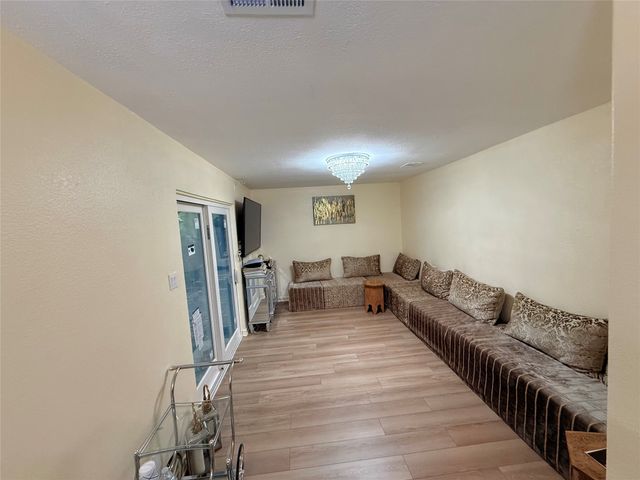 2910 Sun Valley Street, Irving, TX 75062