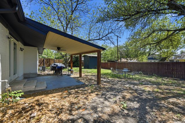 2910 Sun Valley Street, Irving, TX 75062