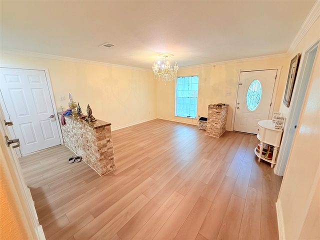 2910 Sun Valley Street, Irving, TX 75062