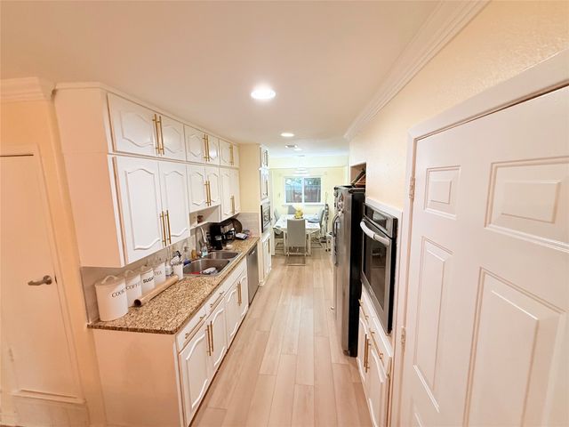 2910 Sun Valley Street, Irving, TX 75062