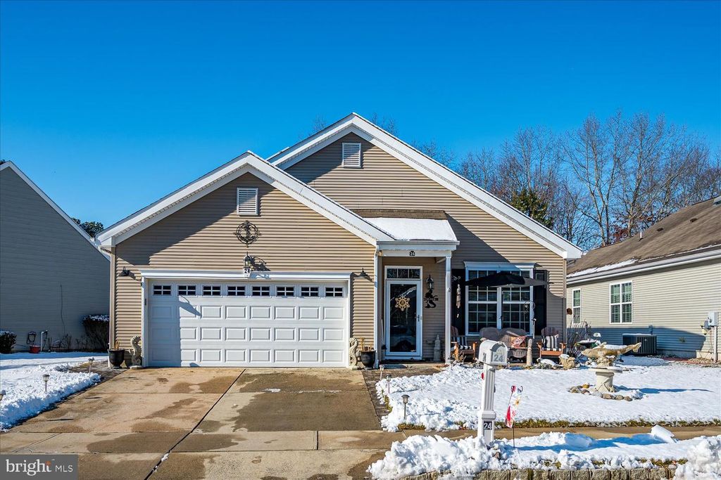 24 LILLY DR, Tuckerton, NJ 08087