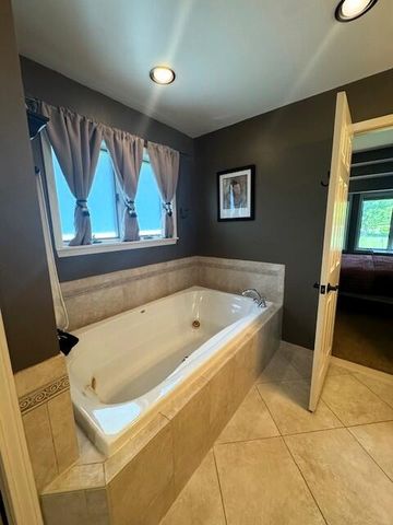 7144 Hunter Ridge Court, Saline, MI 48176