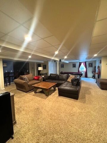 7144 Hunter Ridge Court, Saline, MI 48176