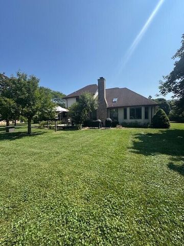 7144 Hunter Ridge Court, Saline, MI 48176