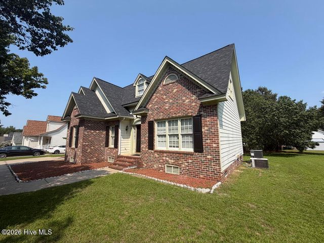 1733 Sparrow Hawk Lane, Rocky Mount, NC 27804