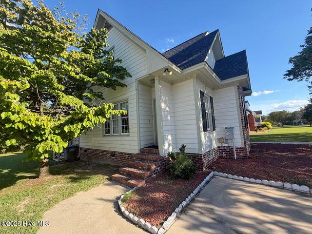 1733 Sparrow Hawk Lane, Rocky Mount, NC 27804