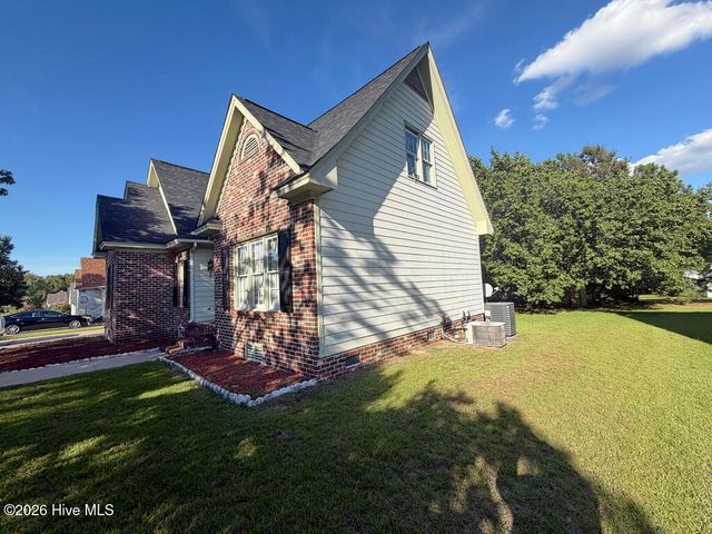 1733 Sparrow Hawk Lane, Rocky Mount, NC 27804