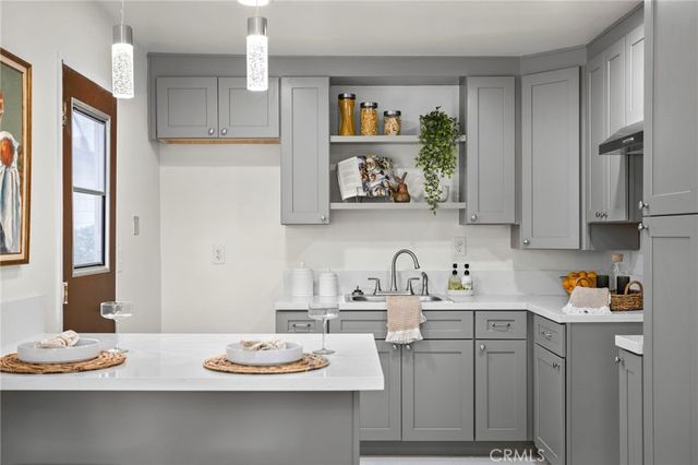 308 N Pasadena Avenue, Azusa, CA 91702