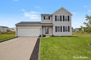 402 Oak Hill Court, Middleville, MI 49333