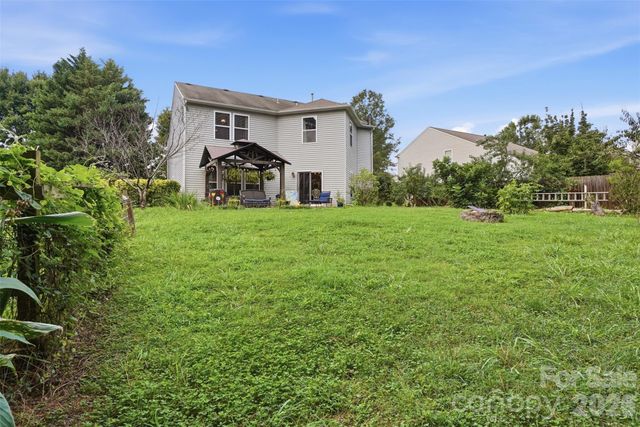 1957 Leesburg Drive, Clover, SC 29710