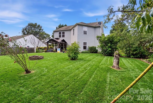 1957 Leesburg Drive, Clover, SC 29710