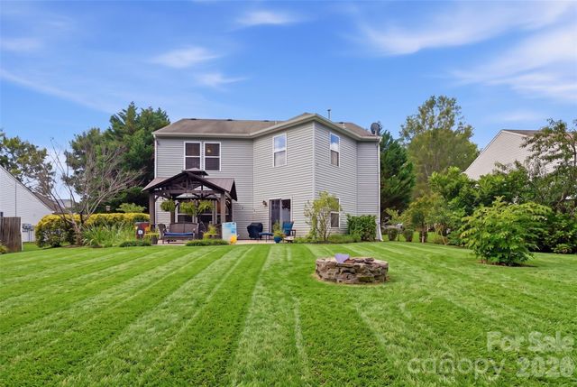 1957 Leesburg Drive, Clover, SC 29710