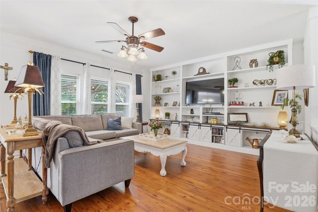 1957 Leesburg Drive, Clover, SC 29710