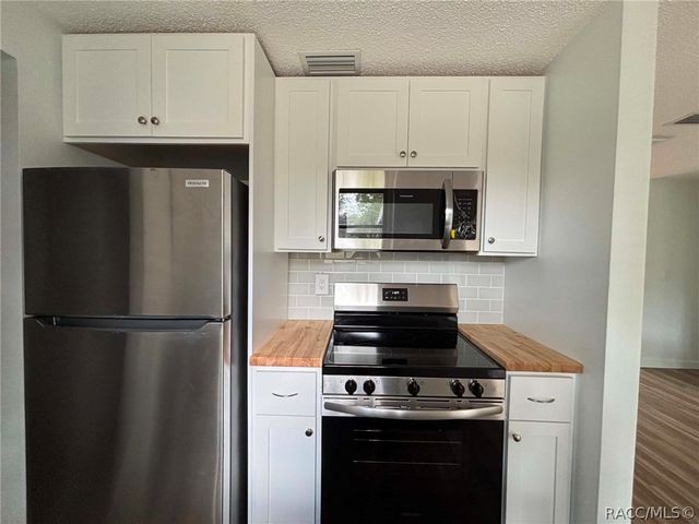 2180 W Austin Drive, Citrus Springs, FL 34434