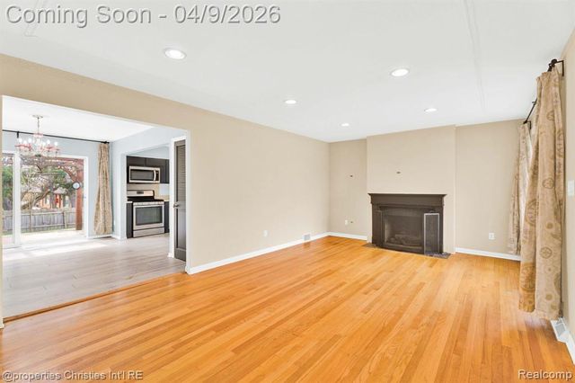 4211 Yorba Linda Boulevard, Royal Oak, MI 48073