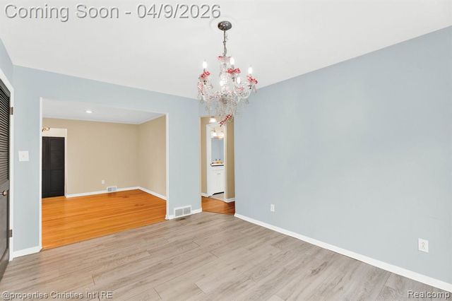 4211 Yorba Linda Boulevard, Royal Oak, MI 48073