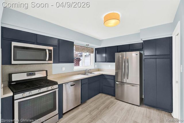 4211 Yorba Linda Boulevard, Royal Oak, MI 48073