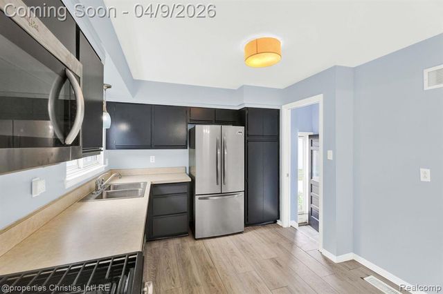 4211 Yorba Linda Boulevard, Royal Oak, MI 48073