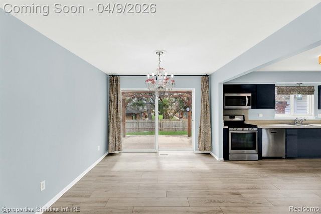 4211 Yorba Linda Boulevard, Royal Oak, MI 48073