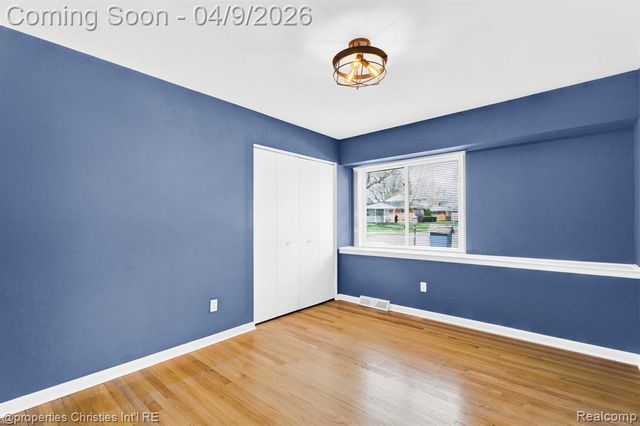 4211 Yorba Linda Boulevard, Royal Oak, MI 48073