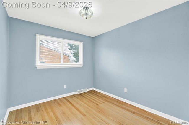 4211 Yorba Linda Boulevard, Royal Oak, MI 48073