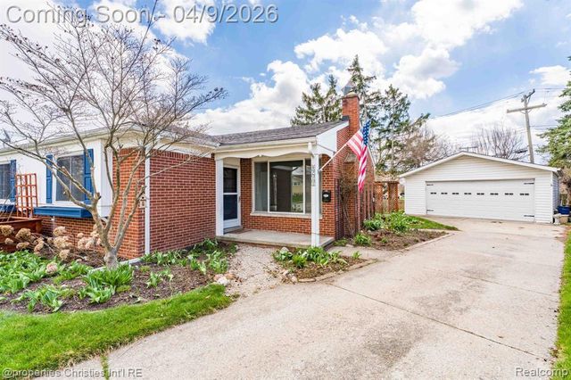 4211 Yorba Linda Boulevard, Royal Oak, MI 48073
