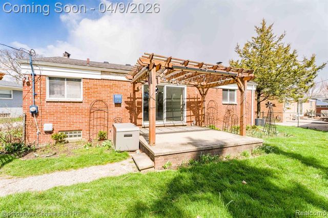 4211 Yorba Linda Boulevard, Royal Oak, MI 48073