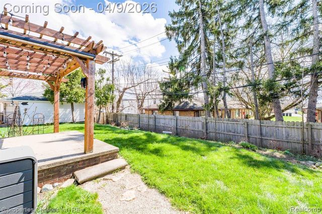 4211 Yorba Linda Boulevard, Royal Oak, MI 48073