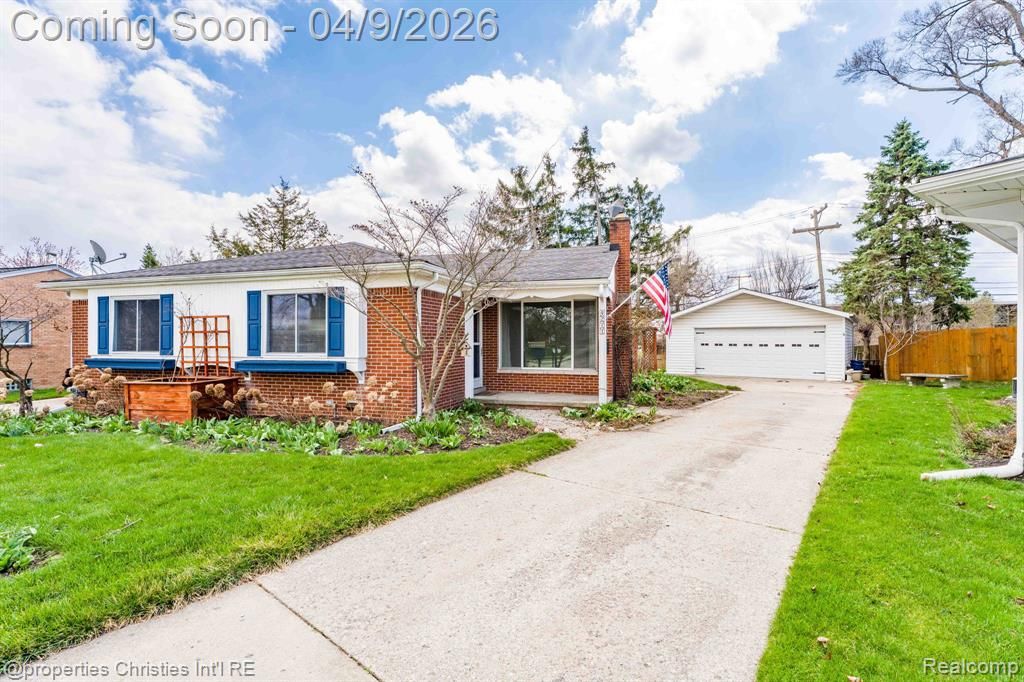 4211 Yorba Linda Boulevard, Royal Oak, MI 48073