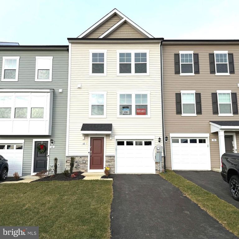 62 BOLINGBROKE WAY, Charles Town, WV 25414