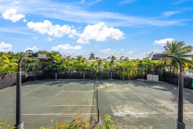 680 Golden Beach Dr, Golden Beach, FL 33160