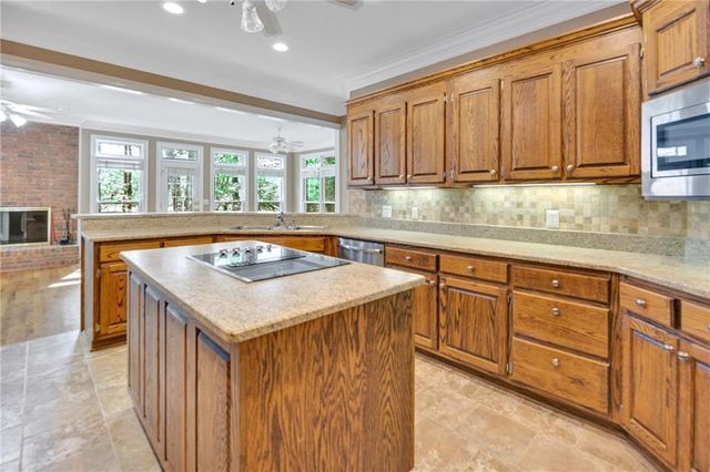 125 Lake Drive, Covington, GA 30014