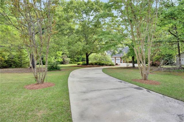 125 Lake Drive, Covington, GA 30014