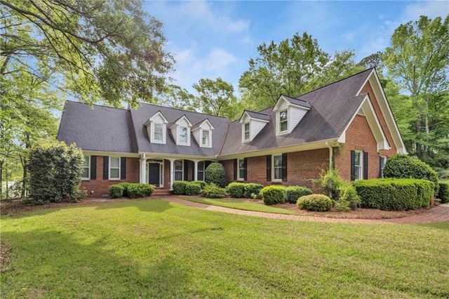 125 Lake Drive, Covington, GA 30014