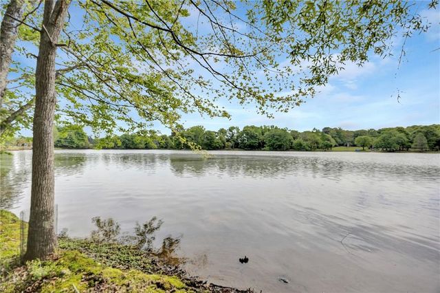 125 Lake Drive, Covington, GA 30014