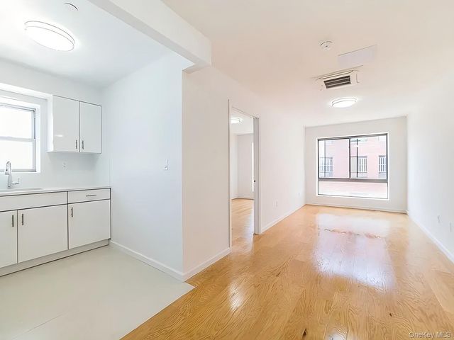 4229 Parsons Boulevard 6B, Flushing, NY 11355
