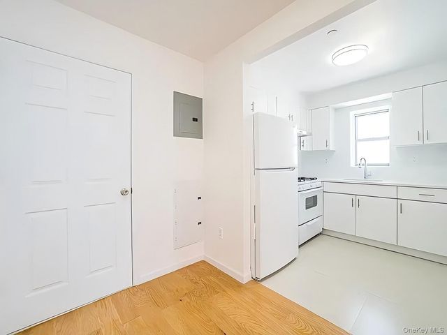 4229 Parsons Boulevard 6B, Flushing, NY 11355