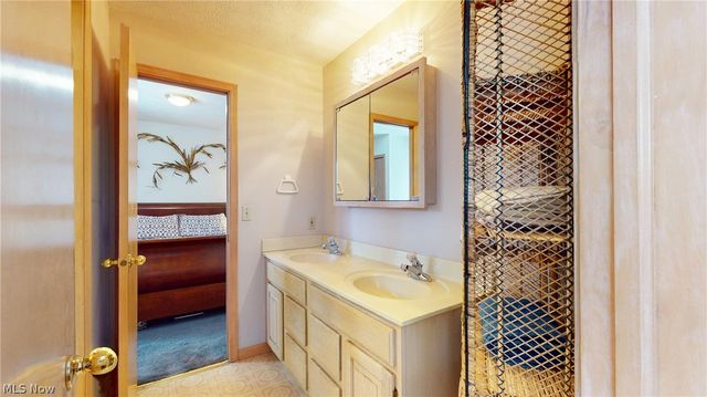 26487 Buckthorn Road, Oakwood Village, OH 44146